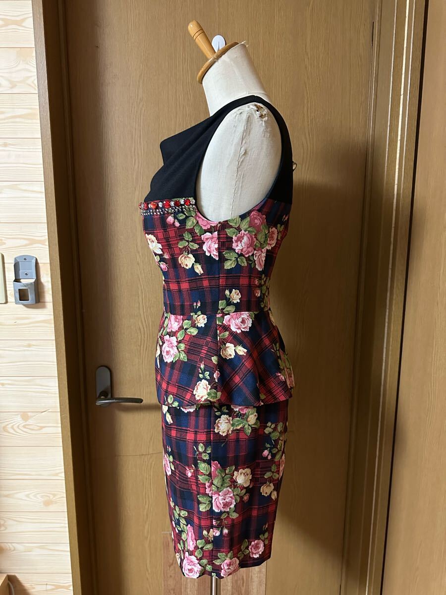 ◇新品◇Riage ビジュー装飾 お水キャバ パーティー胸パッド入り チェック 花柄 ペプラム ワンピース◇_画像6