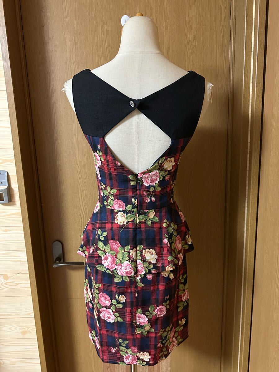 ◇新品◇Riage ビジュー装飾 お水キャバ パーティー胸パッド入り チェック 花柄 ペプラム ワンピース◇_画像3