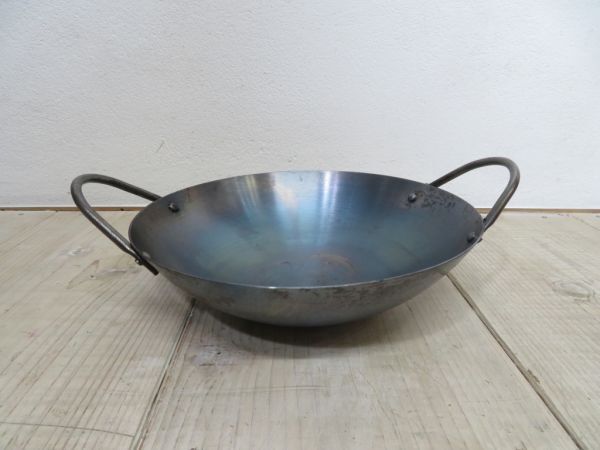 【USED/使用頻度=少】 茶農家納屋から出て来た 小さな 両手 中華鍋 φ205mm 検索用⇒ キャンプ/万能鍋/鉄板/鍋/クッカー/F0727_画像1