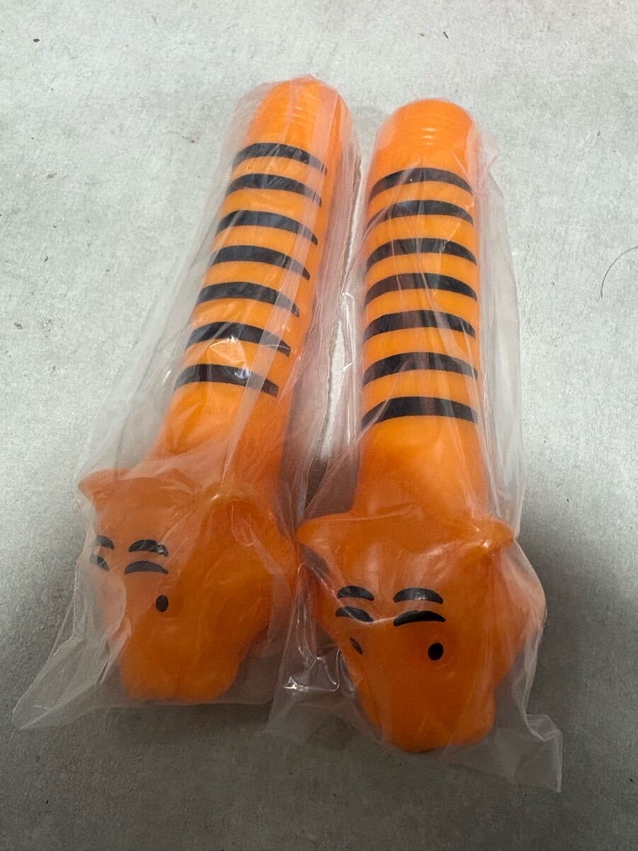 ESSO TIGER BICYCLE GRIPS VINTAGE NEW SCHWINN オレンジ エッソ タイガー グリップ 自転車 ビンテージ_画像1