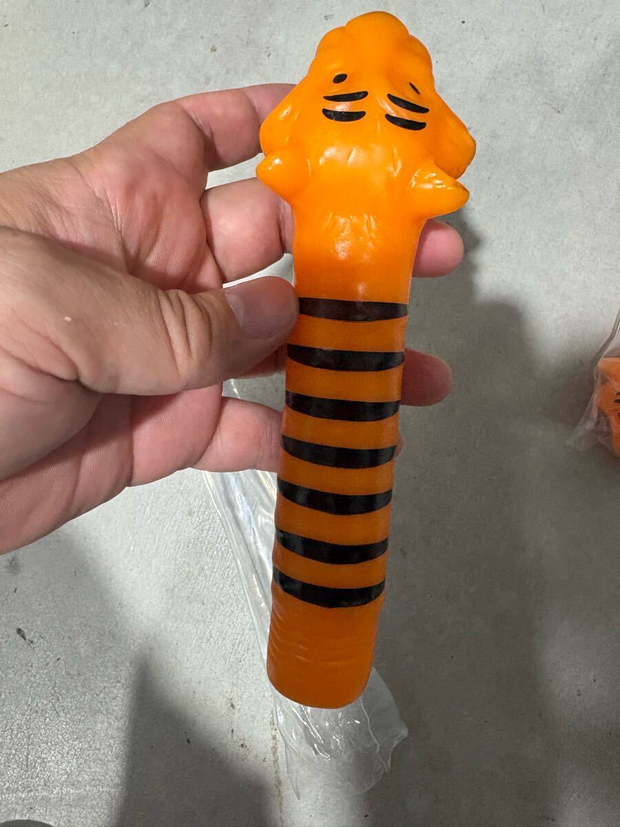 ESSO TIGER BICYCLE GRIPS VINTAGE NEW SCHWINN オレンジ エッソ タイガー グリップ 自転車 ビンテージ_画像3