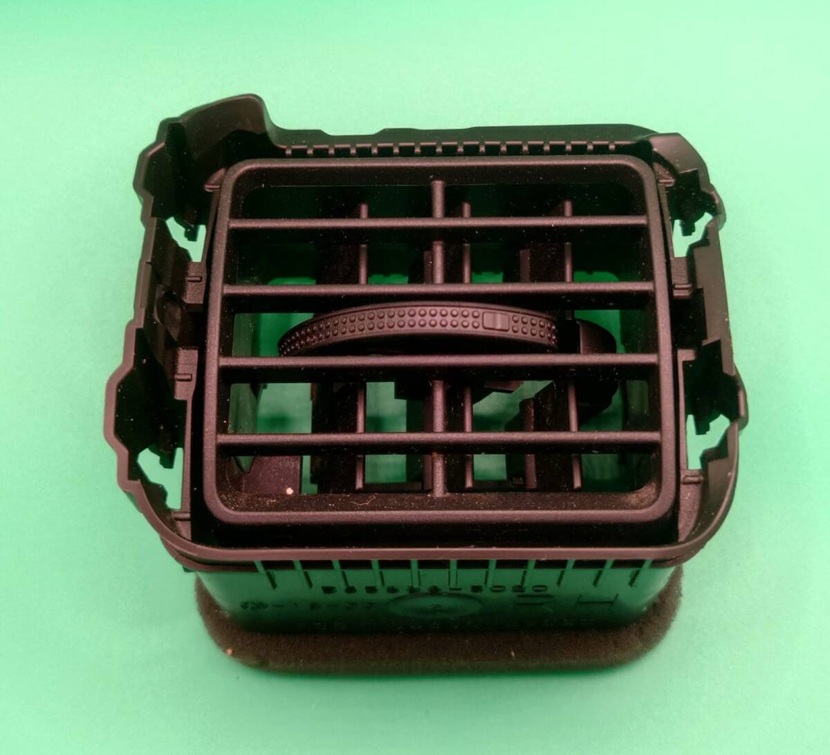 3BD-S710V ハイゼット アトレー RS エアコン吹き出し口 (右) 中古ASSY P55650-B5020_画像1