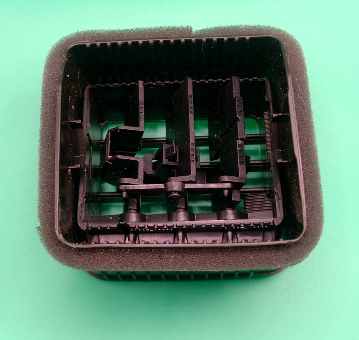 3BD-S710V ハイゼット アトレー RS エアコン吹き出し口 (右) 中古ASSY P55650-B5020_画像2