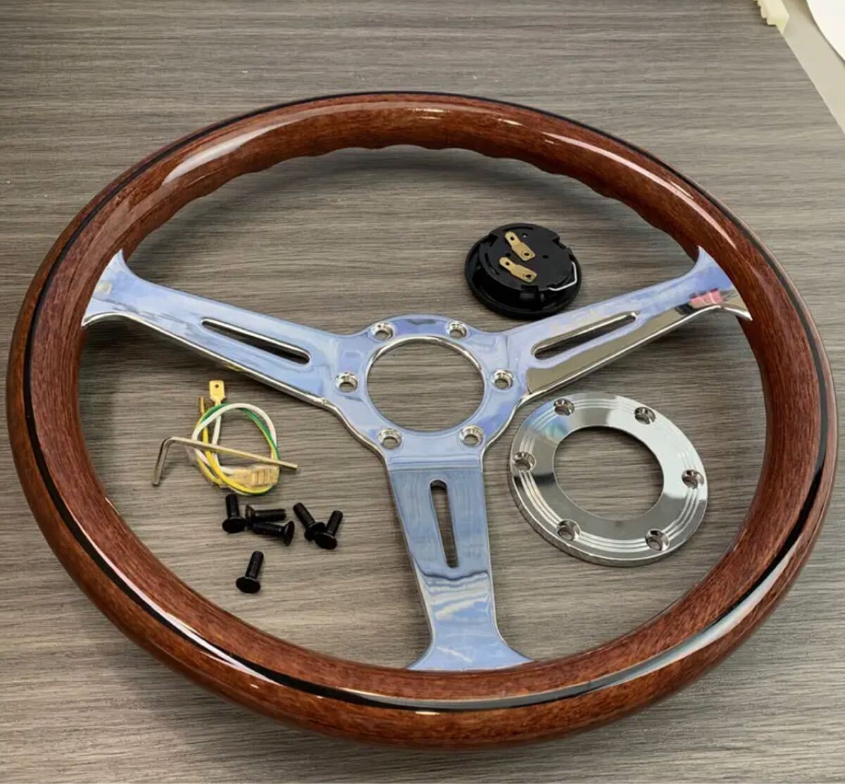 ナルディ ステアリング ウッド調 ポリッシュ ブラウン 車ハンドル 14インチ ナルディ ステアリング ウッド調 ポリッシュ ブラウン 車