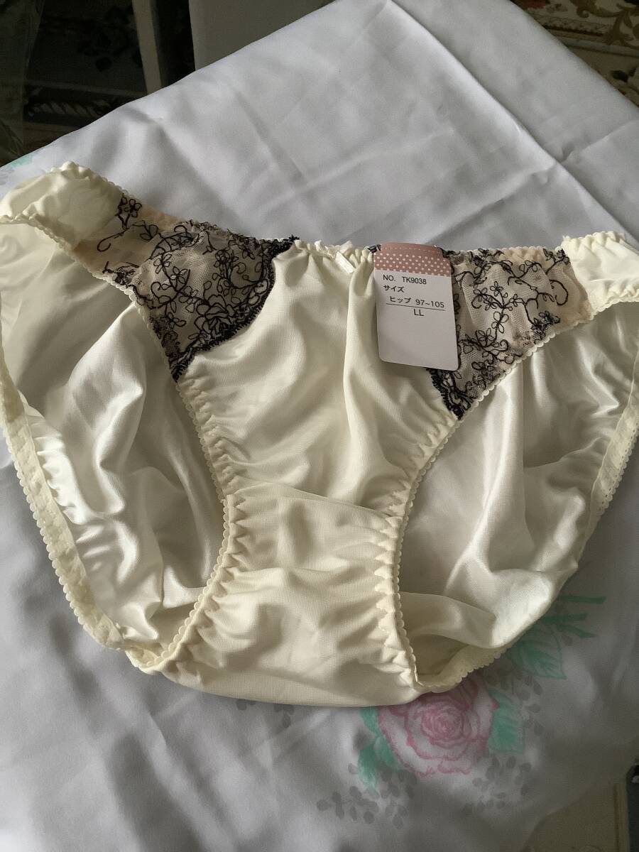 トリコットショーツ　クリーム色系　レース　リボン付き　☆新品☆ サイズ L L_画像1