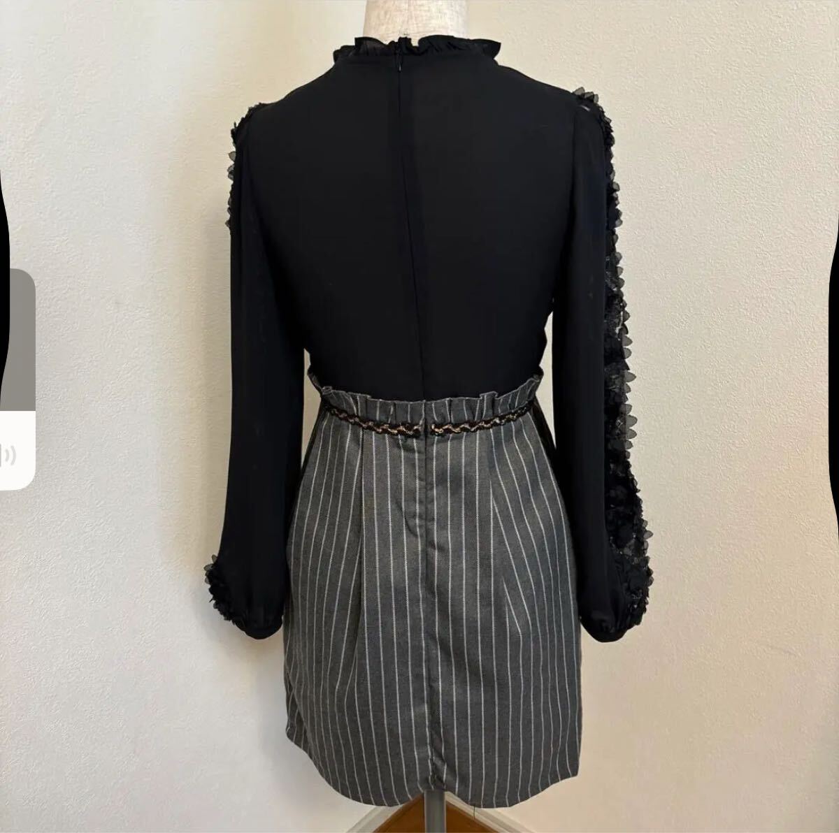 ROJITA ドッキングワンピース Sサイズ 花柄レース 黒×グレー フリルスカート_画像4