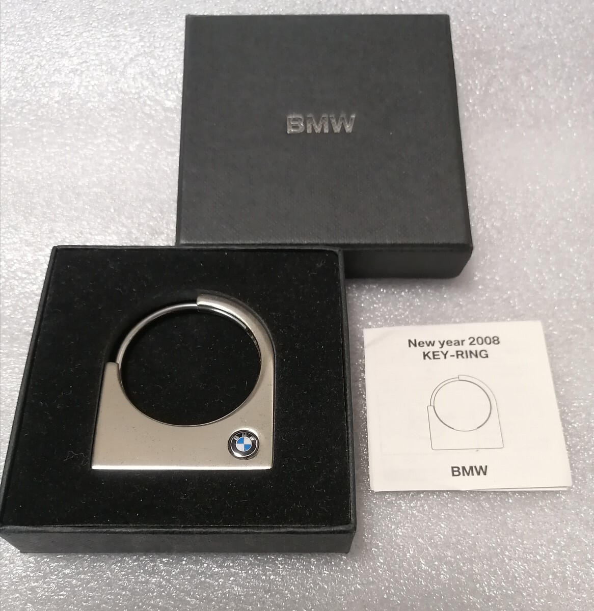 BMW キーホルダー キーリング 収納箱付き New year 2008_画像1