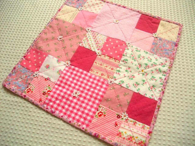 即決　ハンドメイド　パッチワークのフリーマット　ピンク　送料180円_画像9