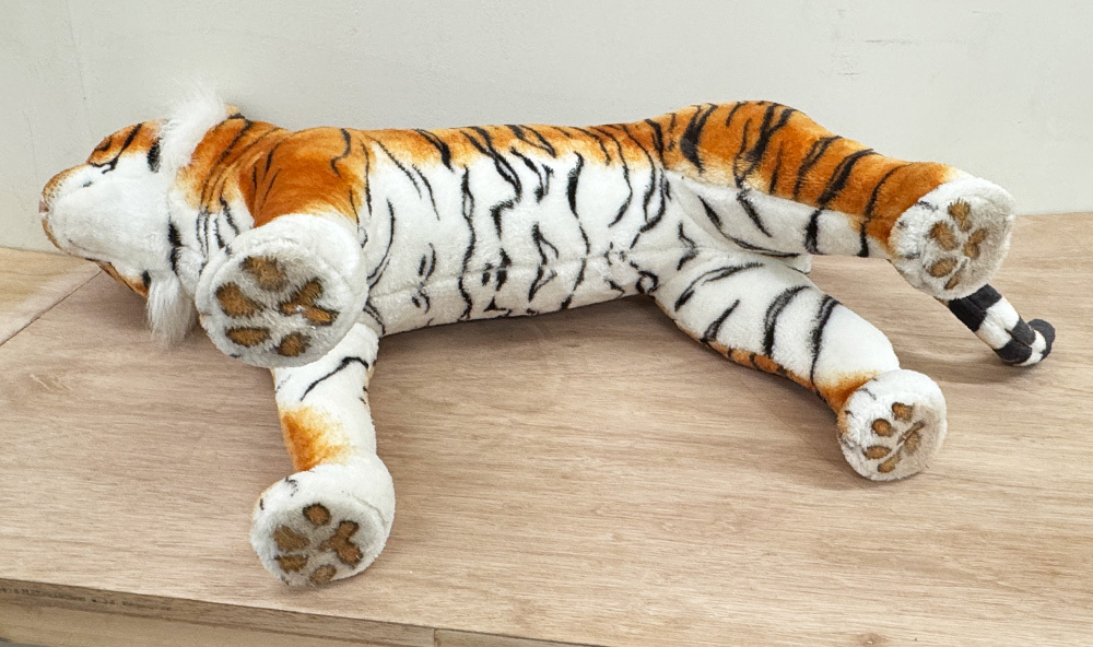 美品 リアルタイガー ぬいぐるみ 全長 80cm 高さ55㎝ 動物 アニマル 美品 リアルタイガー ぬいぐるみ 全長 80cm 高さ55㎝ 動物
