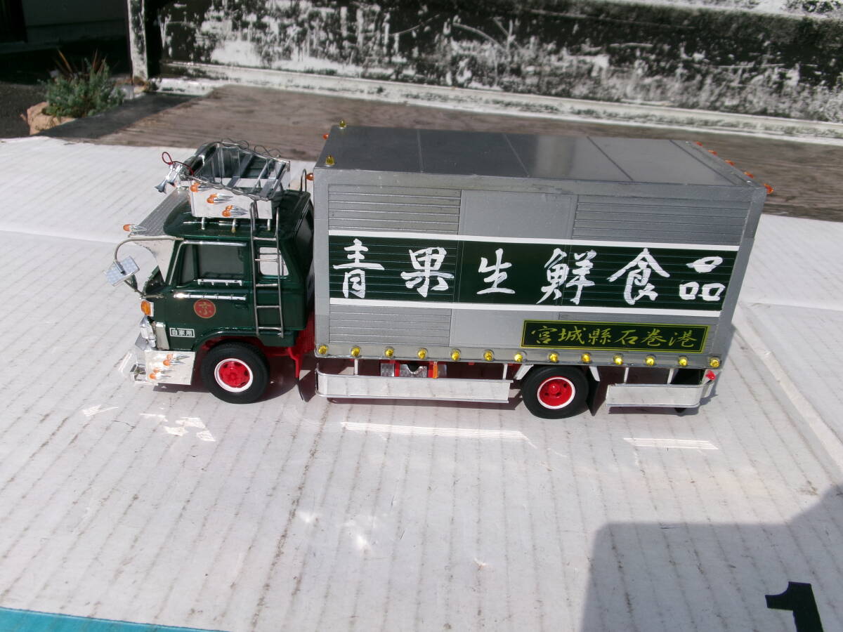 アオシマ1/32　デコトラプラモデル完成品 日野レンジャー　昭和レトロ デコトラプラモデル アオシマ 1/32 日野レンジャー 平ボディー
