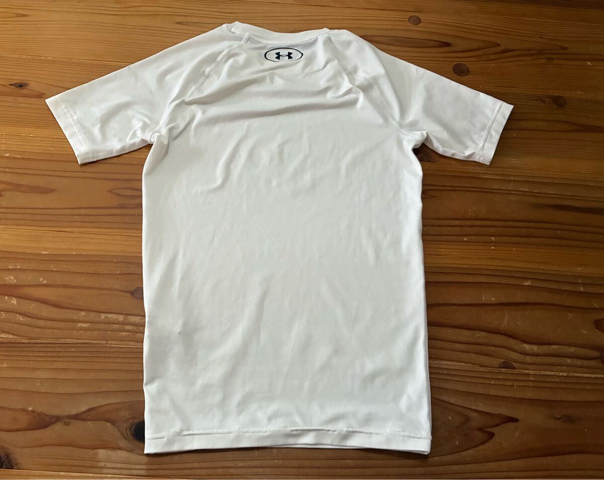 送料込み??！　UNDER AMOUR スポーツ　 Tシャツ ホワイト 白　MD 半袖Tシャツ　アンダーアーマー　ワンポイント　HEART GEAR GOLF 