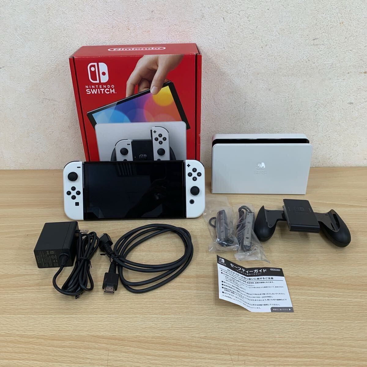 美品 NintendoSwitch ニンテンドースイッチ本体 2024年製 中古品・美品 Nintendo Switch 有機ELモデル ホワイト HEG-S