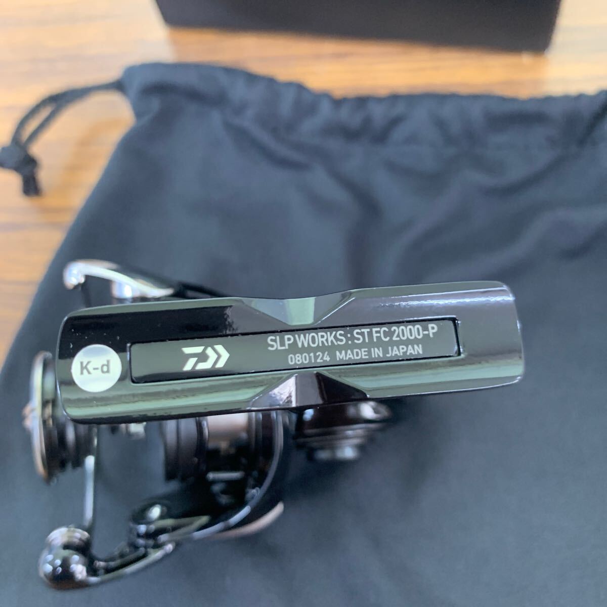新古品 Daiwa CERTATE CUSTOM BODY ST FC LT2000-P-SLPW リール