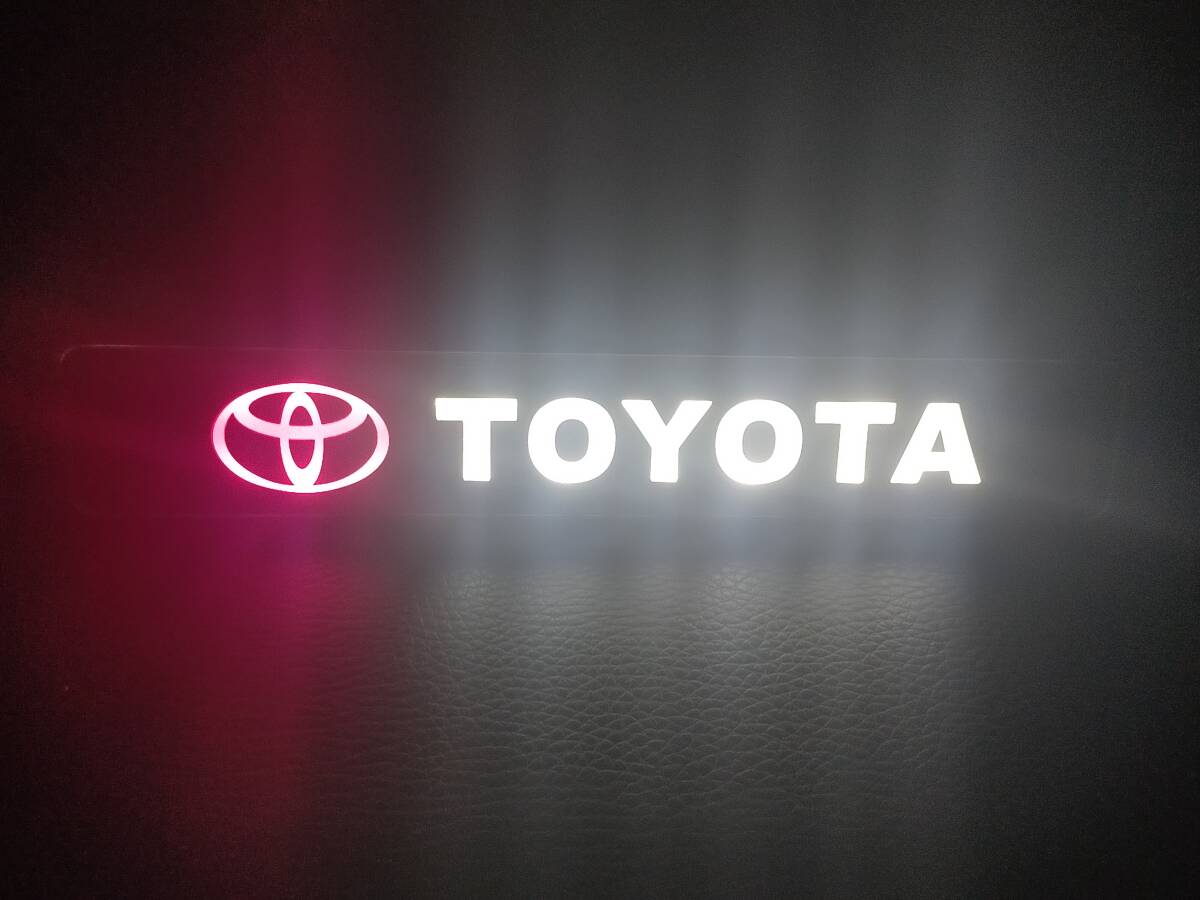 國內(nèi)発送 TOTOTA トヨタ グリル LEDエンブレム ヤリスライズ　ハイエースノア ヴォクシーアルファード ヴェルファイア C-HR