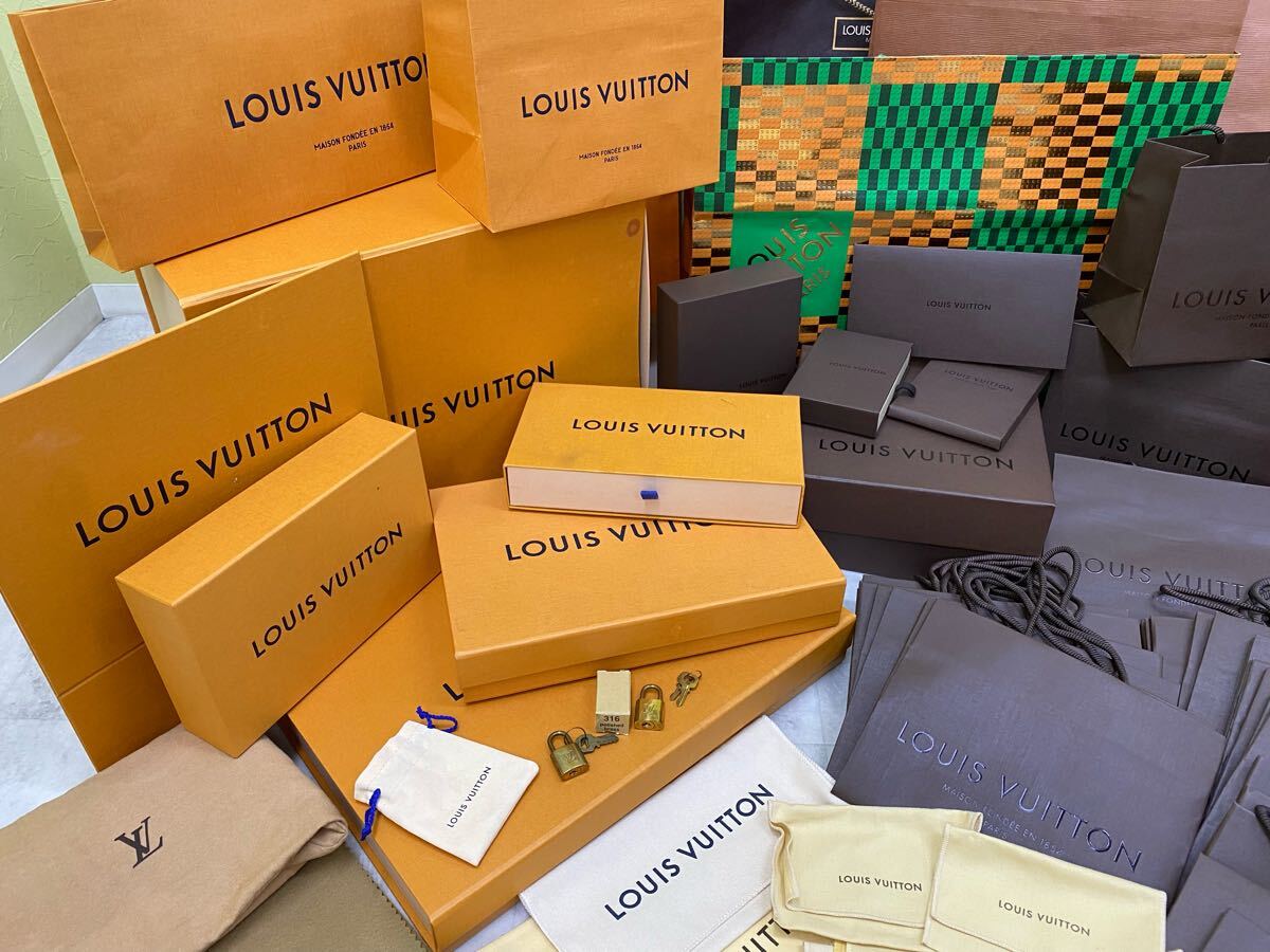 ルイヴィトン 箱 ショップ袋 まとめ売り SU□ LOUIS VUITTON ルイ・ヴィトン 空箱/紙袋/保存袋 まとめ