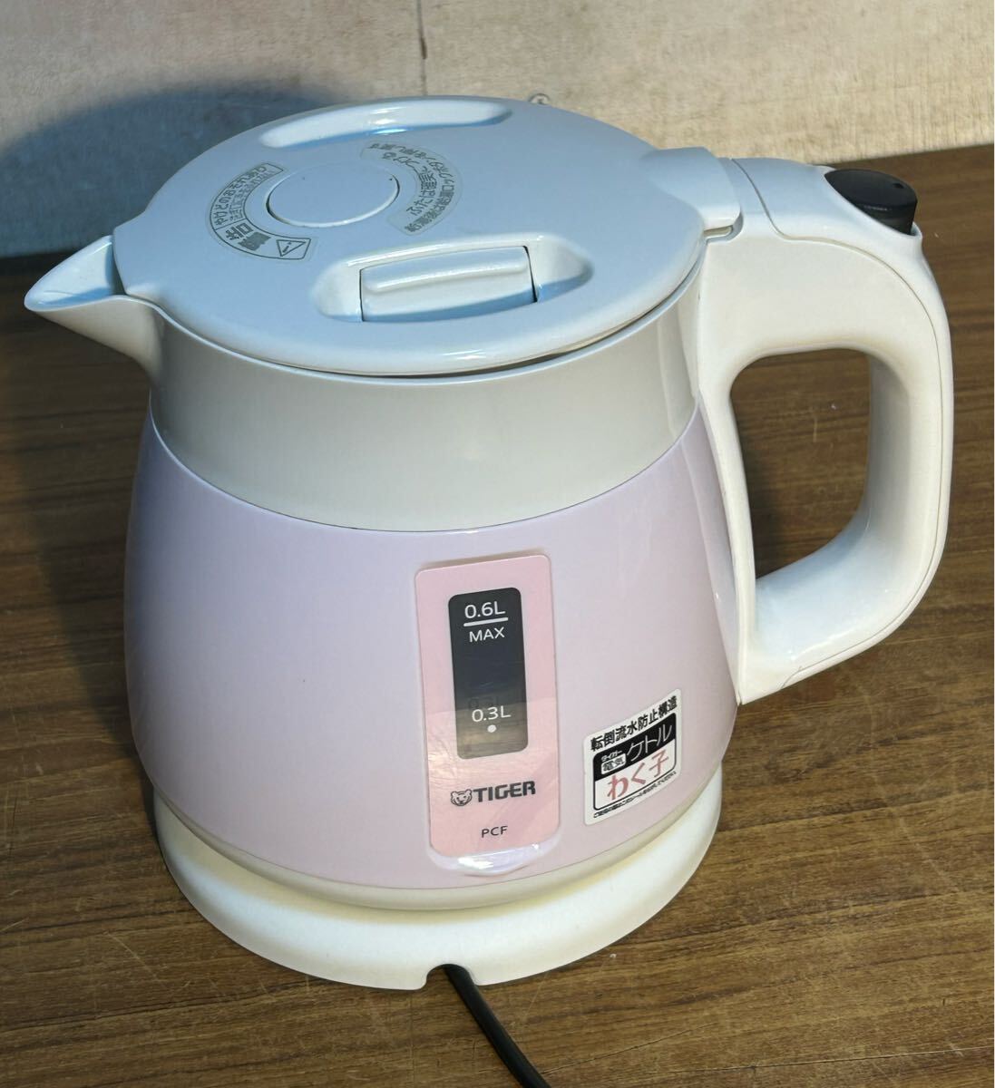 タイガー 電気ケトル 「わく子」 600ml ピンク PCF-A060-PF_画像1