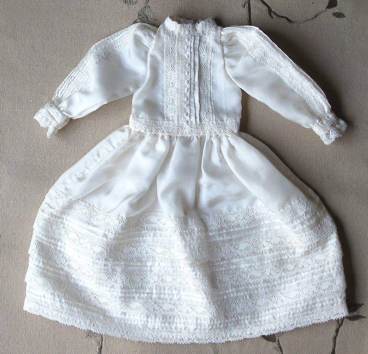 お値下げ出品❀手縫い アンティーク ドールドレス&ビーズ装飾ボネ♪2点セット Dress for an antique doll, hand-sewn, unused (アンティーク