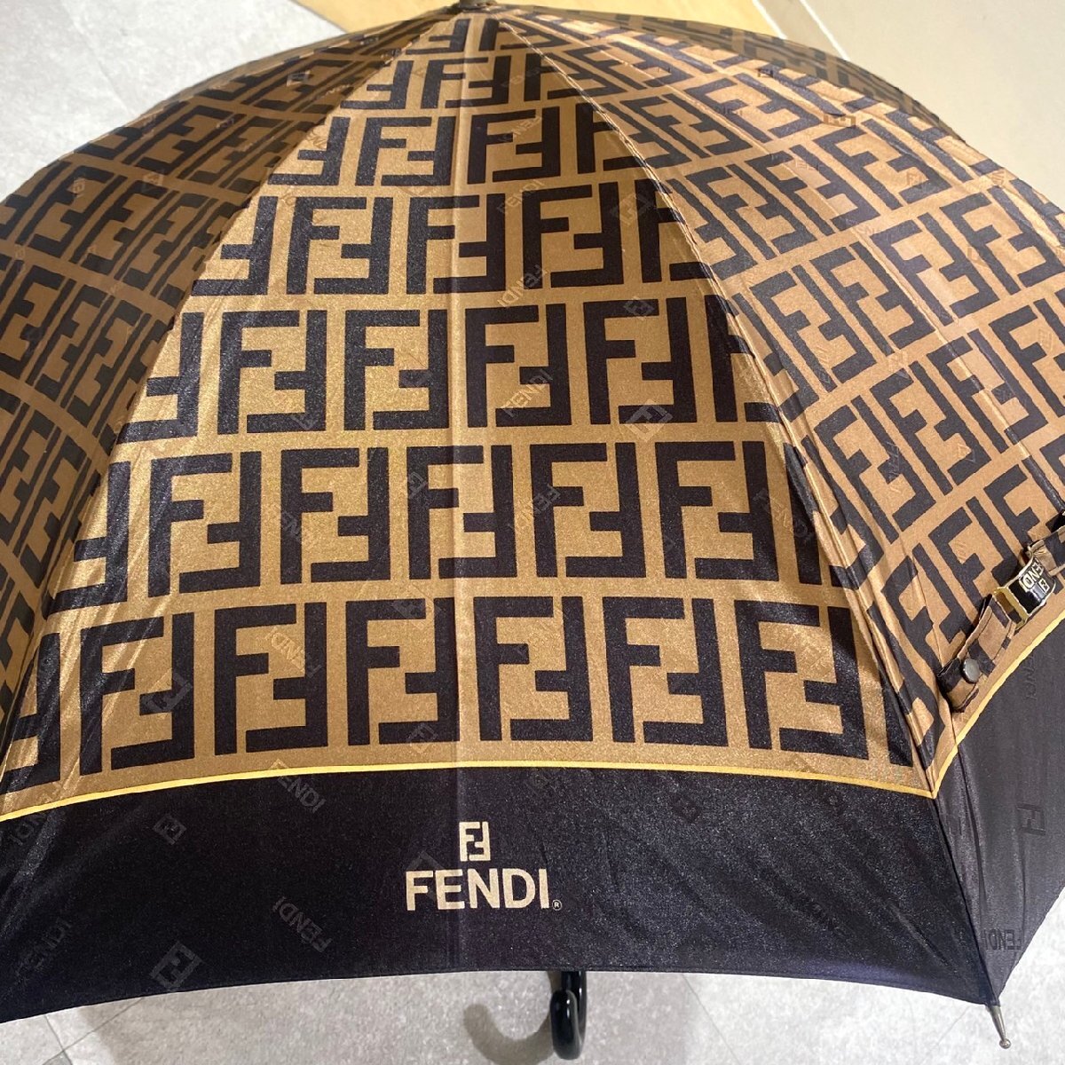 フェンディ ズッカ柄 傘 総柄 ブラウン 90cm 楽天市場】FENDI