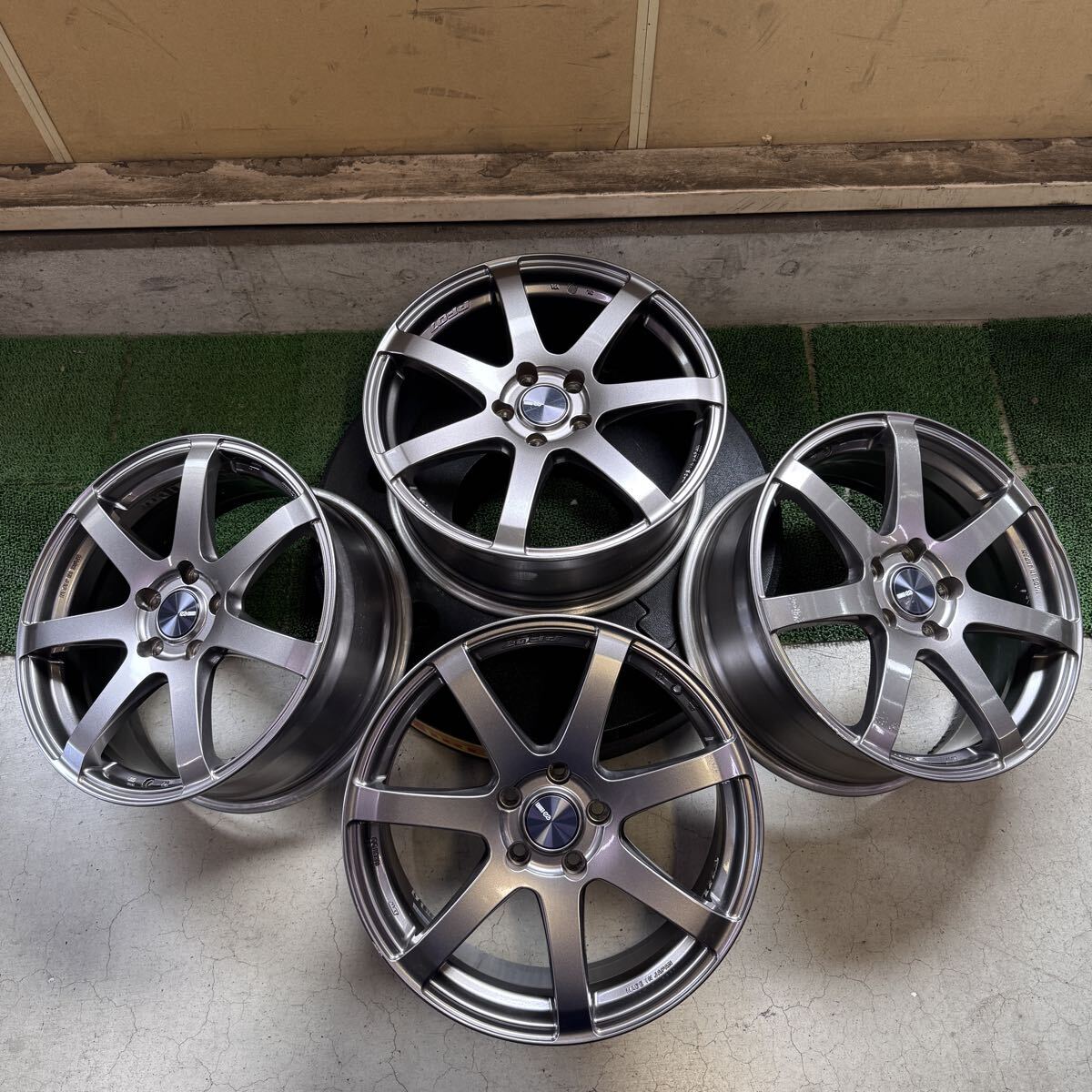 エンケイ PF07 17インチ PCD100 4穴 +48 中古4本セット限定色 エンケイ PF07 17インチ PCD100 4穴 +48 中古4本セット限定色