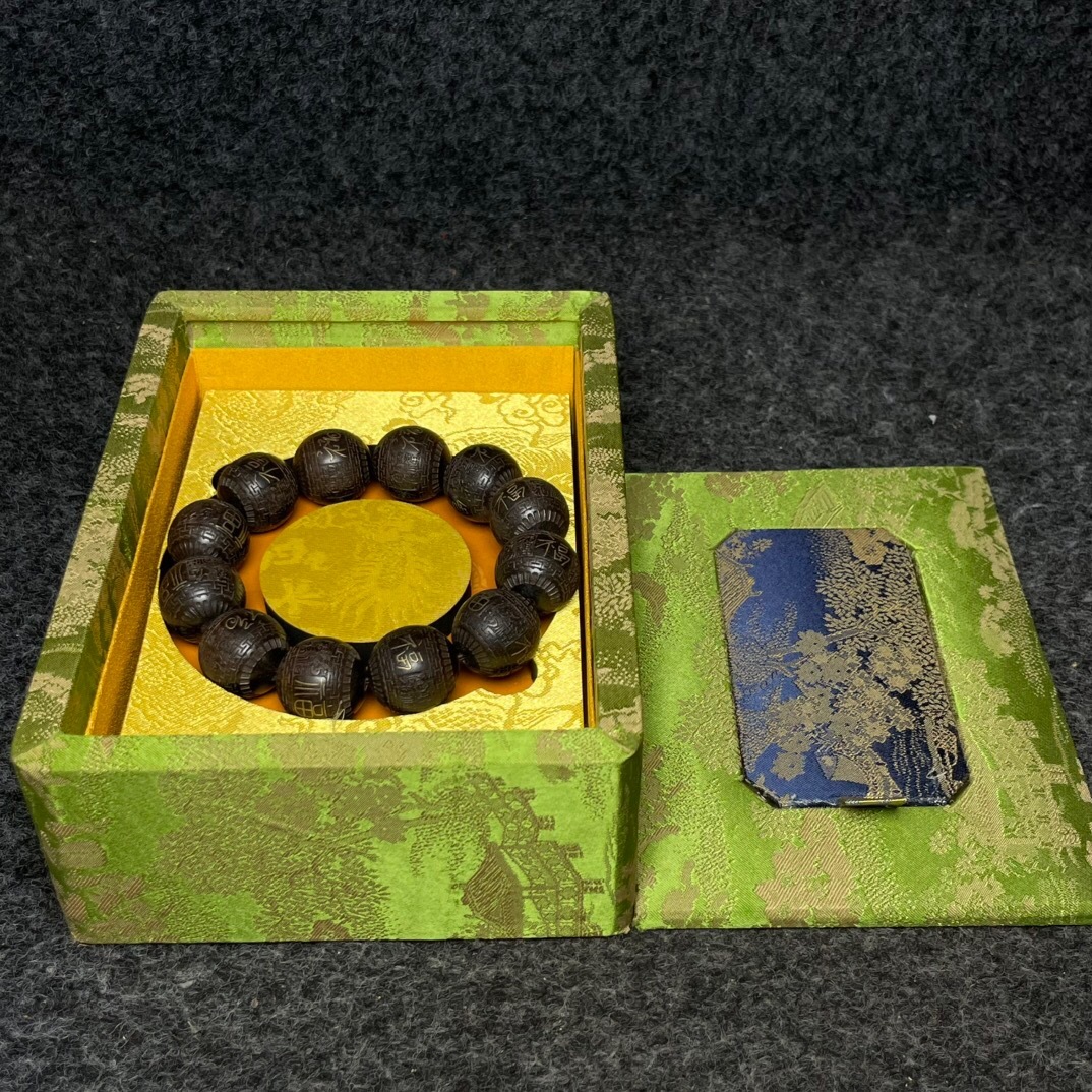 清・沈香木製・仏珠・手串・根付・裝身具・箱付』極細工 置物