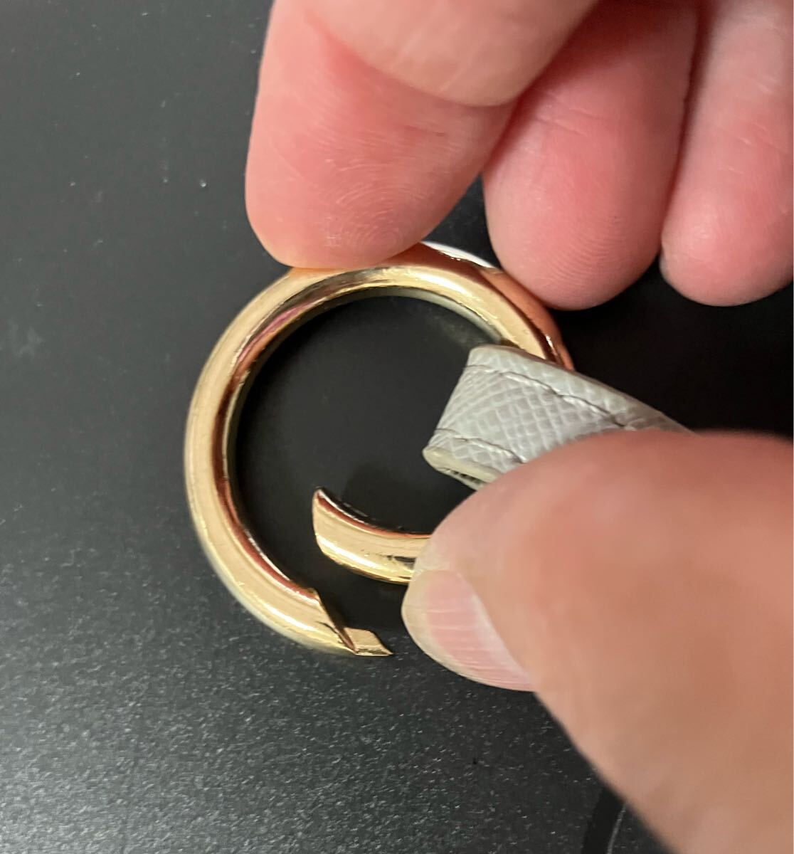 柔らかい手触り ハート型 ファーチャーム ベージュ色 ふわふわ _画像4