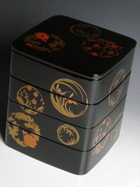 輪島塗 四君子扇面鶴亀蒔絵 二段重 重台 木製漆器 黒塗 朱塗 重箱 MA5 輪島塗 四君子扇面鶴亀蒔絵 二段重 重台 木製漆器 黒塗 朱塗