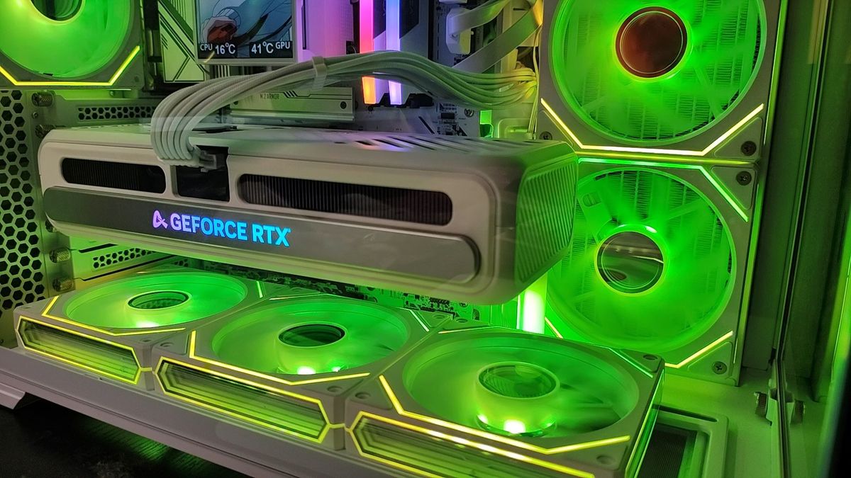 AX GeForce RTX 5070 X3W 12GB 中古 動作確認済み