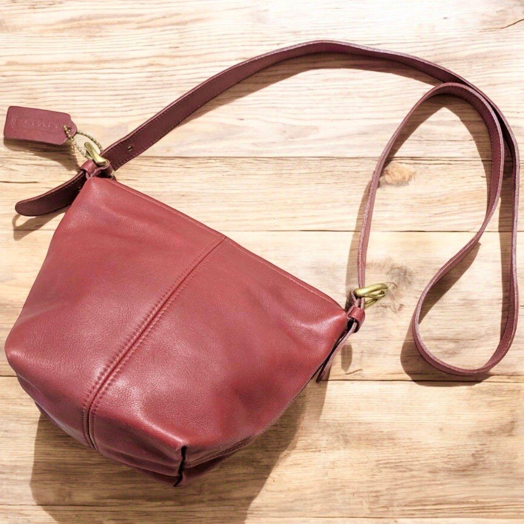 OLD COACH コンパクト ショルダーバック 9817 希少 入手困難 希少 COACH オールドコーチ ミニ ショルダーバッグ 赤 4130