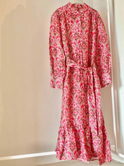 ヤフオク 新品 Zara ロングワンピース 花柄 バラ柄 プリン