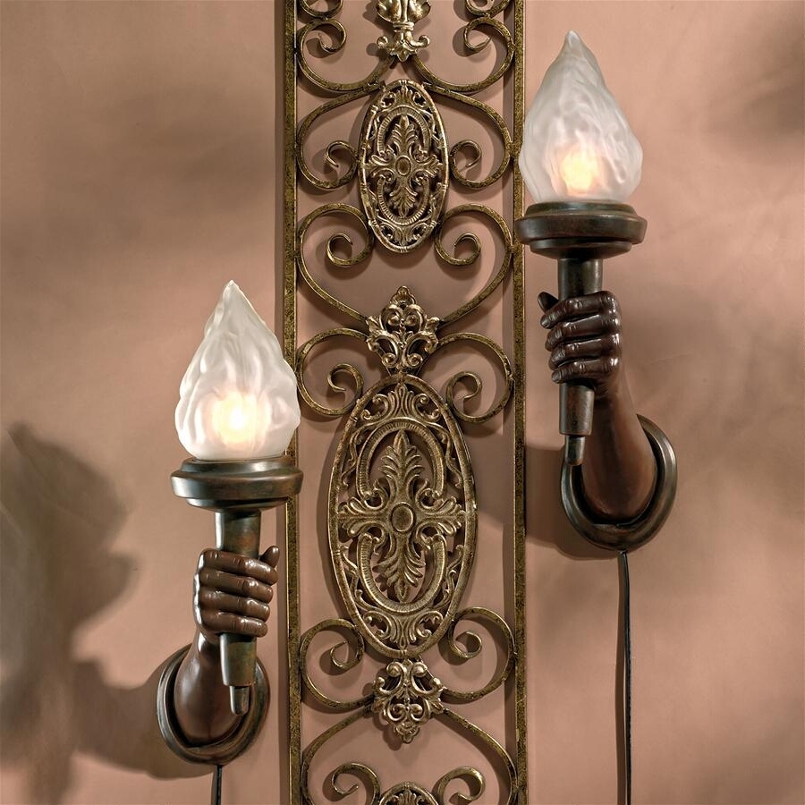 トーチを持つ腕の彫刻 フランス新古典主義壁掛けランプ　ライト照明デザイン壁飾り燭台風変わりインテリア置物オブジェ装飾品スタイル対称
