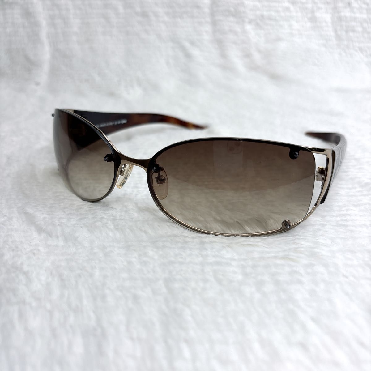 美品 FENDI フェンディ サングラス ズッカ ロゴ FS372AF FENDI フェンディ サングラス ズッカロゴ FS372AF ケース付
