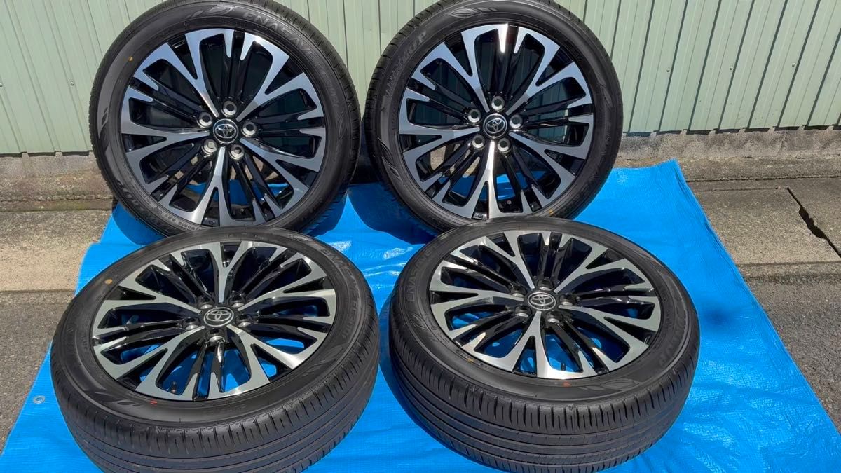 ヤリスクロス ゼットアドベンチャー(トヨタ純正)18インチアルミホイール付きタイヤ4本セット 新車外し 2025年製 7月購入