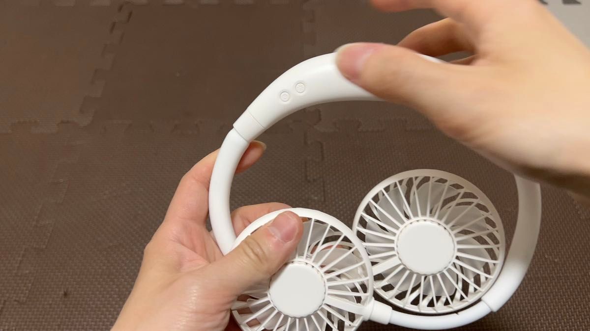 【新品・未使用】携帯扇風機 首掛け扇風機 3段風量調節 充電式 USB扇風機