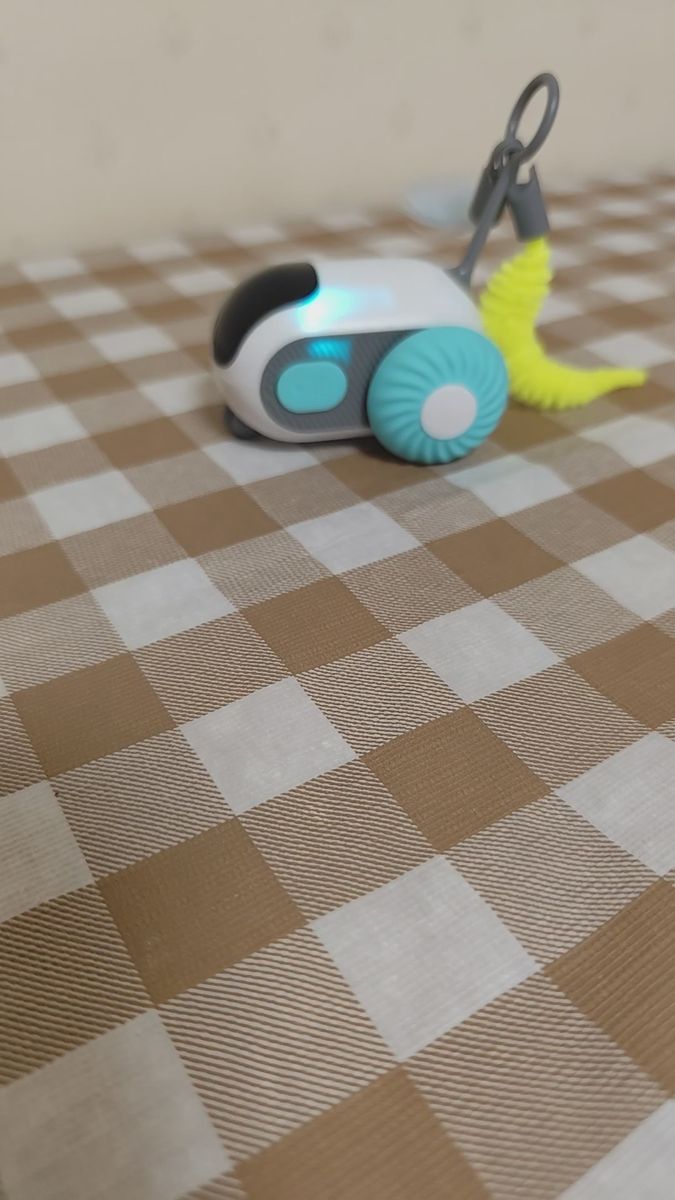 走るねこじゃらし リモコン 猫じゃらしネコ