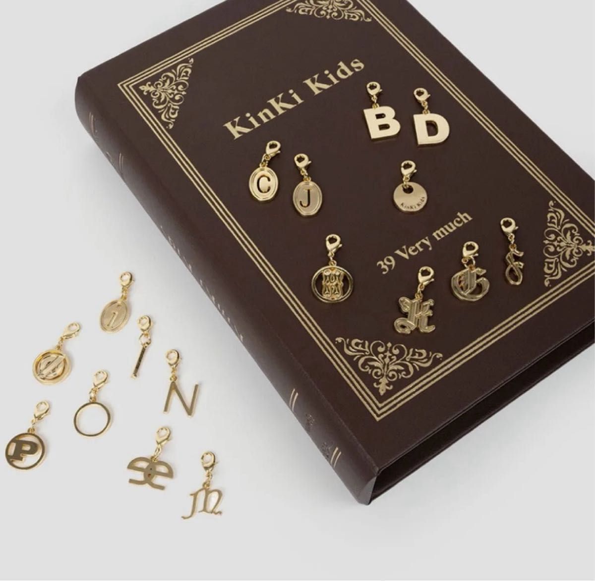 アイドル KinKiKids Best Album39 Very much Blu-ray KinKi Kids 39 Very much Blu-ray ベストアルバム|Yahoo!フリマ