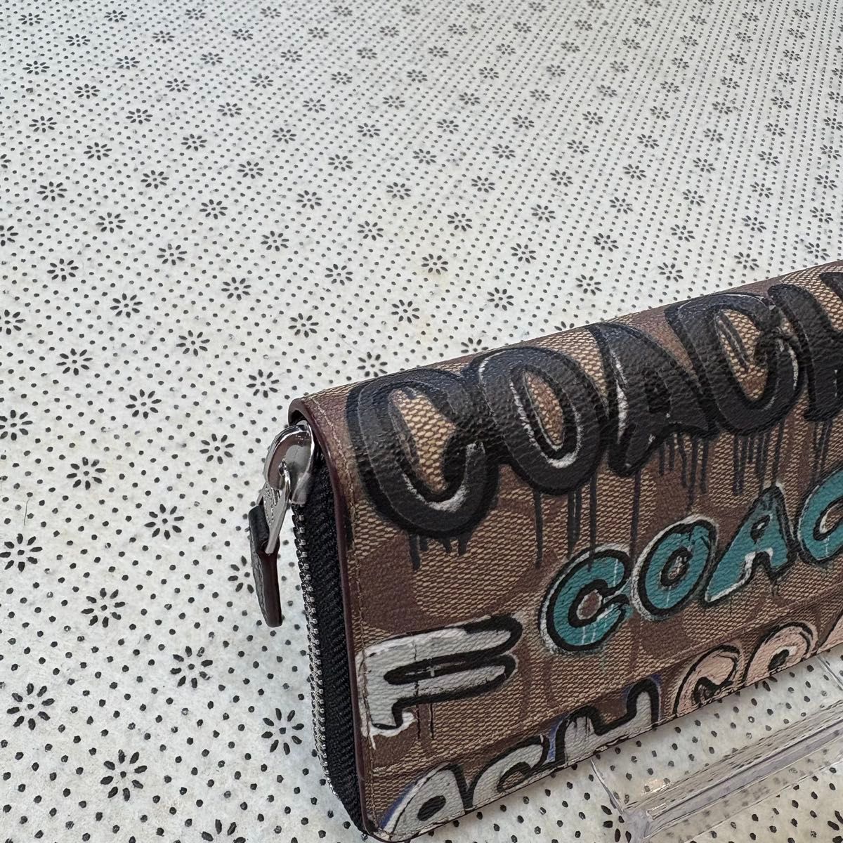 人気色!コーチ COACH 長財布シグネチャー ラウンドファスナー新品未使用 美品 コーチ シグネチャー ラウンドファスナー 長財布 ユニ