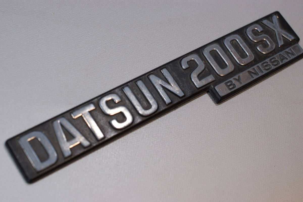 # DATSUN 200SX реальный машина эмблема Badge Datsun S110 Rcitys Nissan Silvia RS ZSE-X Nissan Silvia Europe спецификация снят товар W180mm Limited1