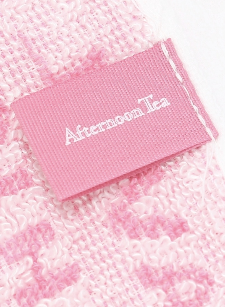 ## complete sale goods ## Afternoon Tea * shrimp Anne EVIAN collaboration AfternoonTea pink color cool neck towel . middle . measures COOL pocket attaching 92*8cm made in Japan 