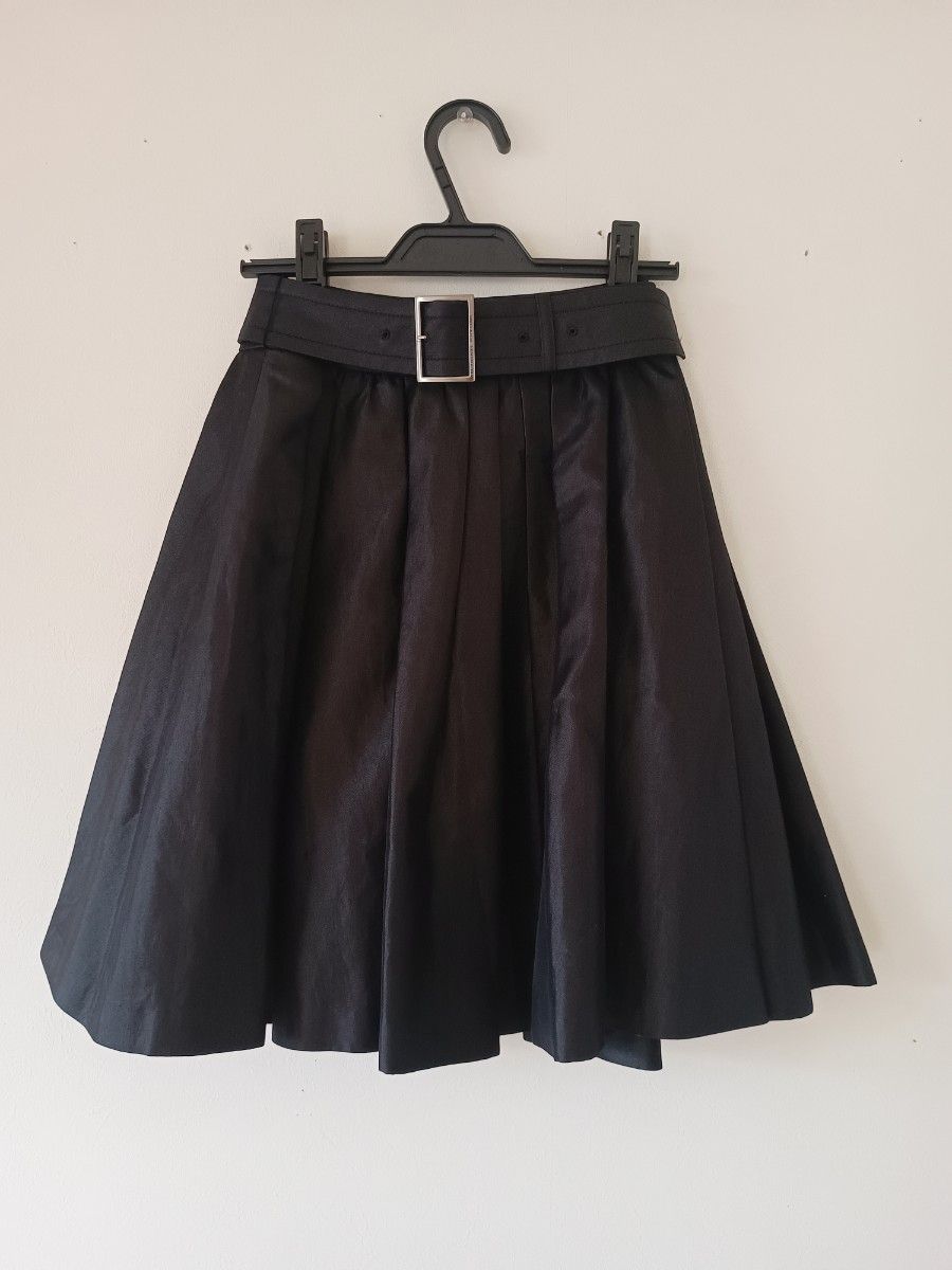 BURBERRY ヘルトウエストタフルフレストフレアスカト 【関税込】 BURBERRY BLUELABEL 膝丈スカート ブラック S 美品 フレア 黒 36