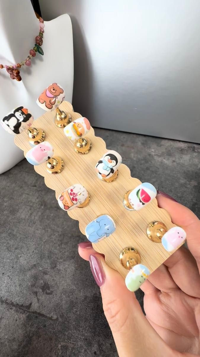 *転写シリーズ 動物たち* ハンドメイド 転写ネイルチップ Sサイズ ベリーショートラウンド【現品販売】