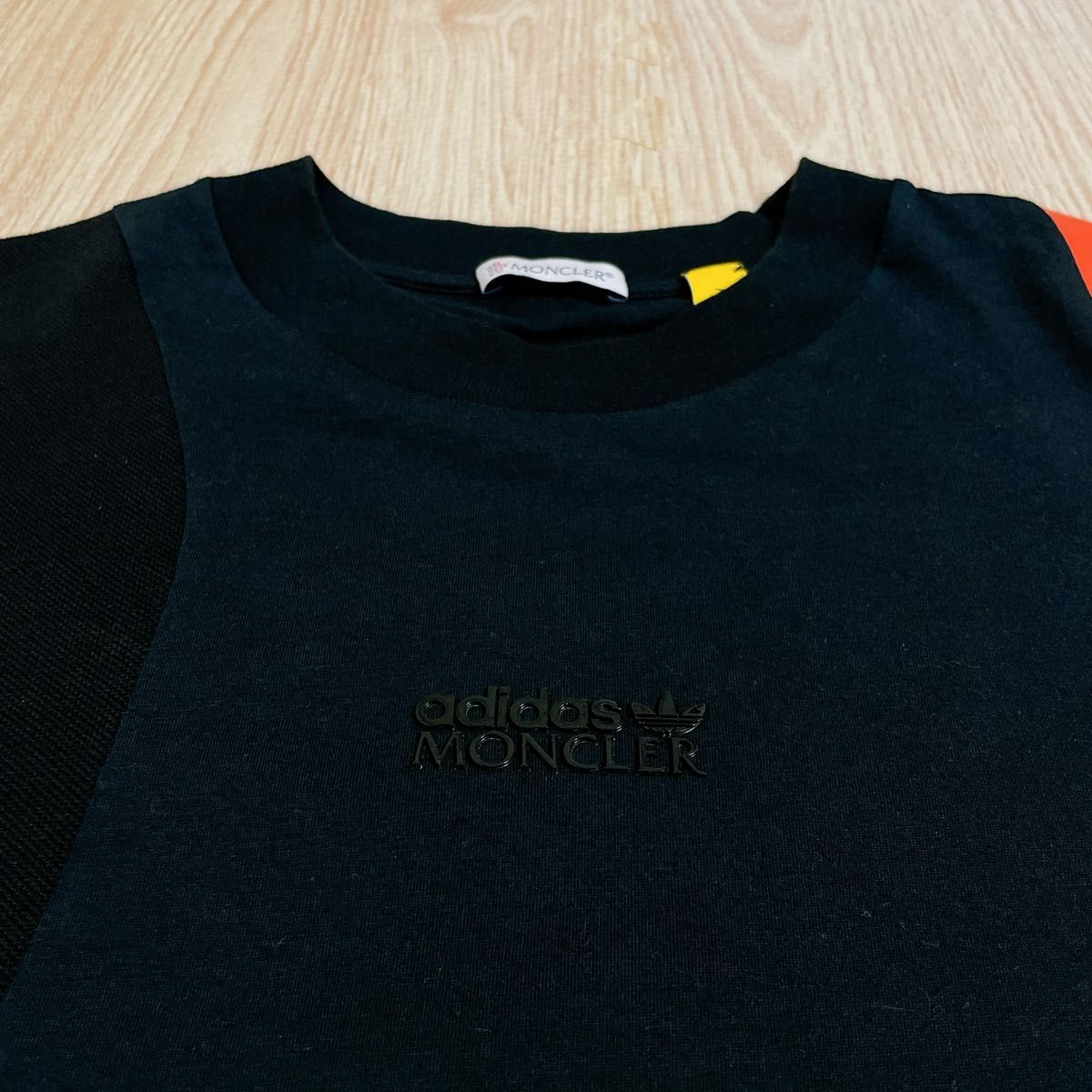 【国内即発】MONCLER バイカラーペイントTシャツ MONCLER × adidas 2023年製 バイカラー素材切替 Tシャツ|Yahoo