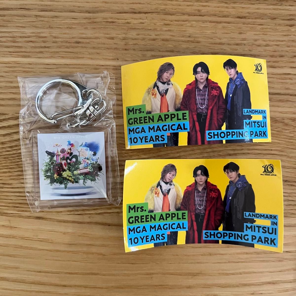Mrs.GREEN APPLE10周年 アクリルキーホルダーとステッカーシール Mrs GREEN APPLE 10周年記念キーホルダー ステッカー付|Yahoo