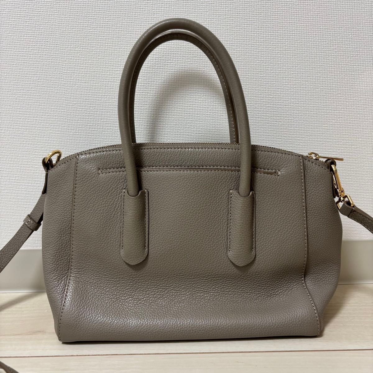 美品✨FURLA ハンドバッグ 2way グレージュ オールレザー フルラ FURLA ハンドバッグ ショルダーバッグ グレージュ レザー