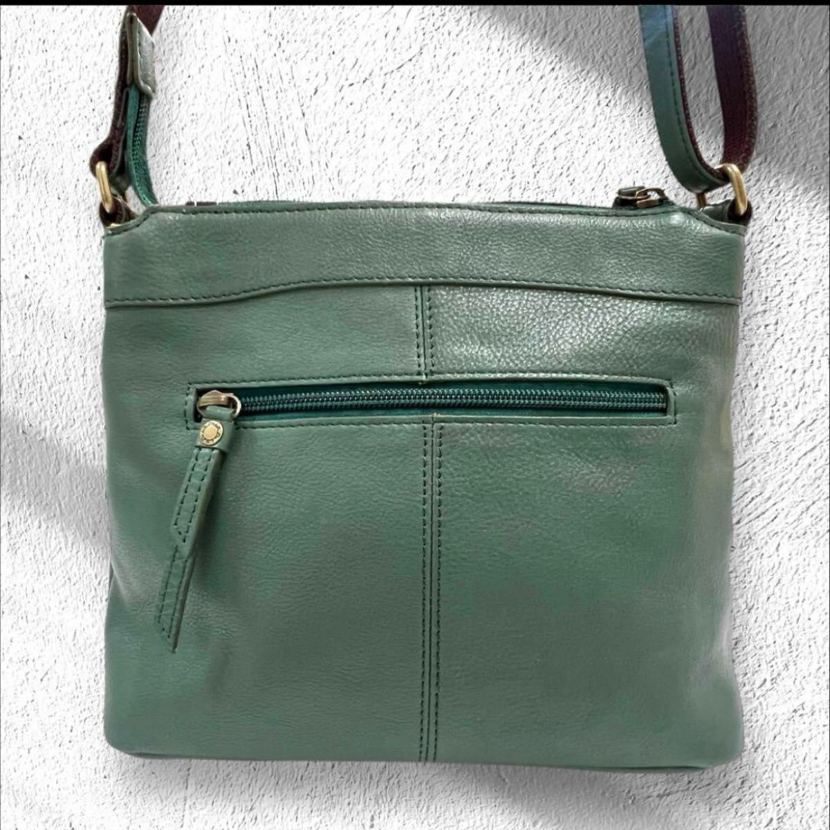 ダコタ ダークグリーン ショルダーバッグ 美品 Dakota ダコタ ジェントリー ショルダーバッグ 斜め掛け
