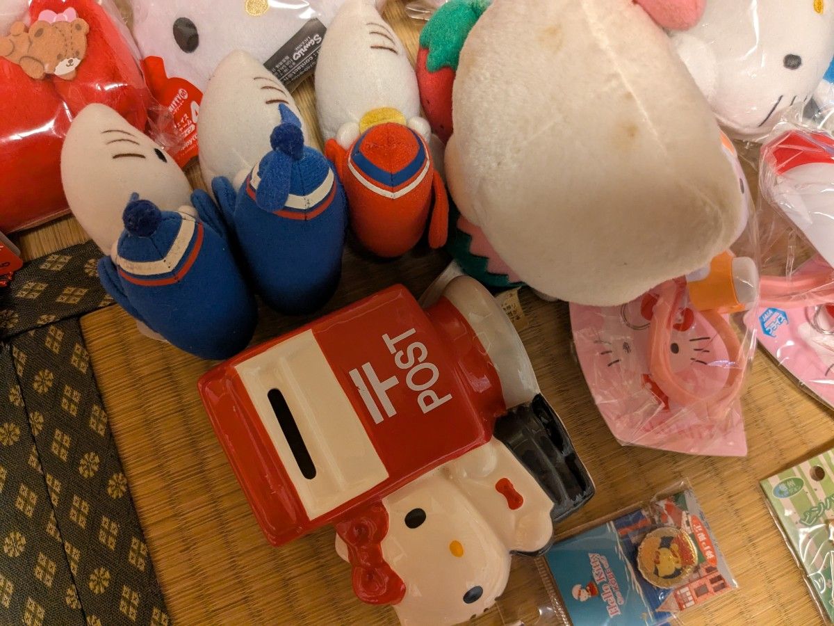キティ ご当地 ハッピーセット ぬいぐるみ ピンバッジ ヨシキティ 大量 まとめ ハローキティ キティ ぬいぐるみ 雑貨 ご当地 ピンバッジ