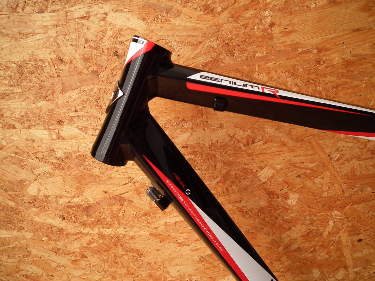 VITUS(ビチュー) ZENIUM R アルミフレーム カーボンバック 51cm VITUS(ビチュー) ZENIUM R アルミフレーム カーボンバック 51cm