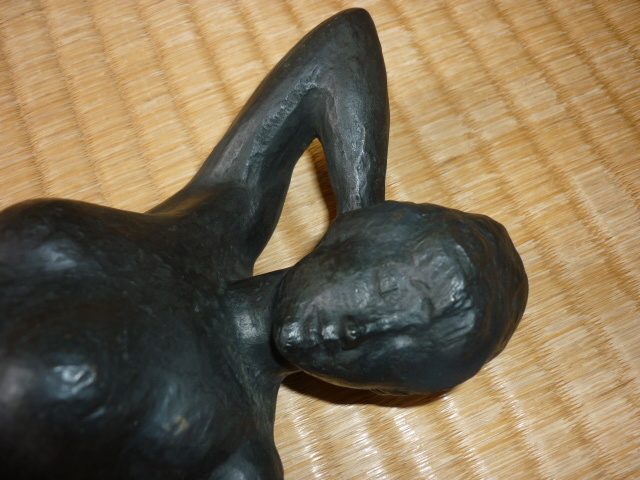 ■本物 美品 1980年代作品！日本藝術院会員 日展顧問 彫刻家 雨宮敬子「裸婦・女性像」ブロンズ彫刻 高さ約26ｃｍ サイン“Keiko”