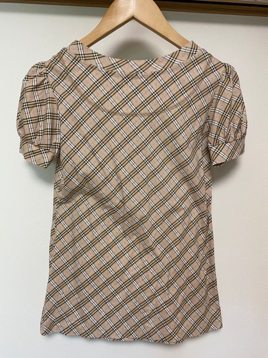 美品 BURBERRY バーバリーブルーレーベル 白 ノバチェック柄 Tシャツ 美品 BURBERRY バーバリーブルーレーベル 白 ノバチェック柄 T