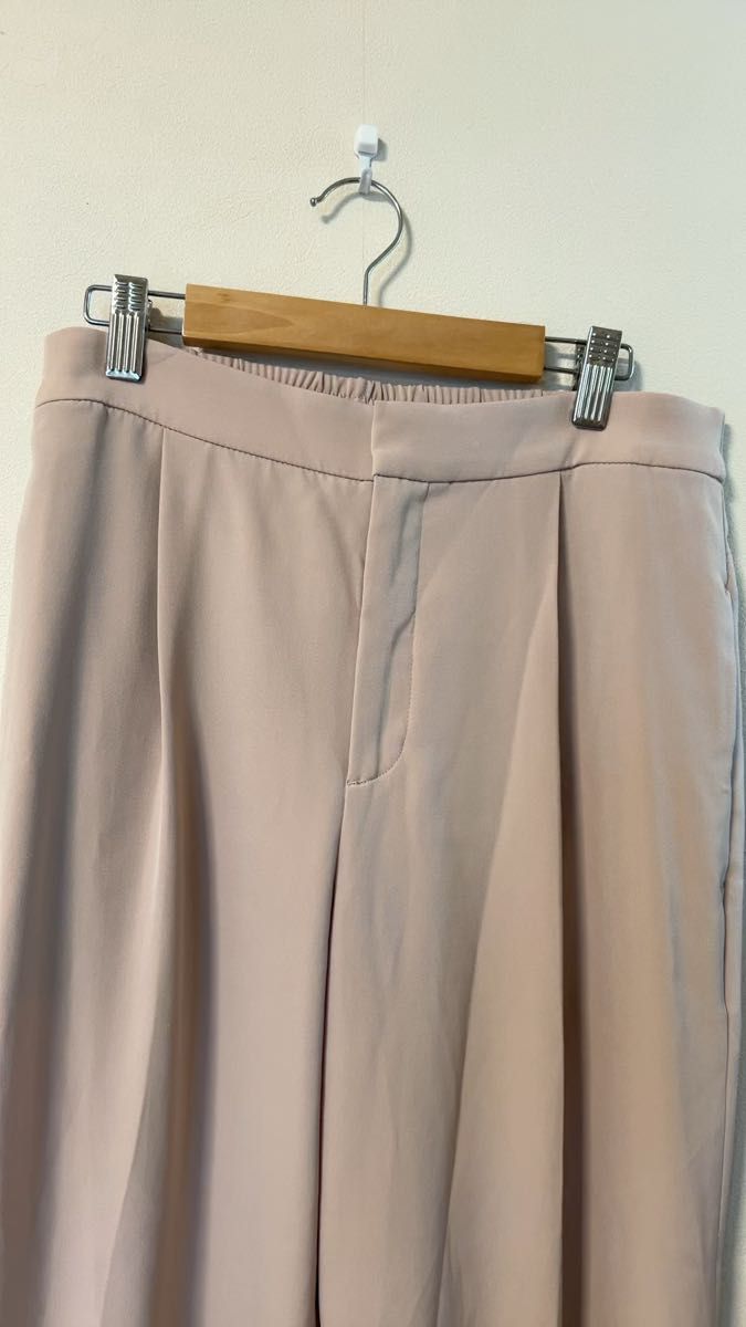 【美品】ユニクロ ドレープワイドクロップドパンツ Mサイズ