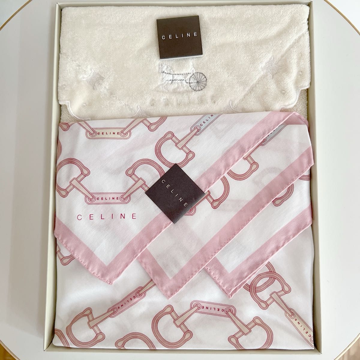 【新品】CÉLINE タオルハンカチ 2枚セット セリーヌ ハンカチ タオルハンカチ 2枚セット|Yahoo!フリマ(旧